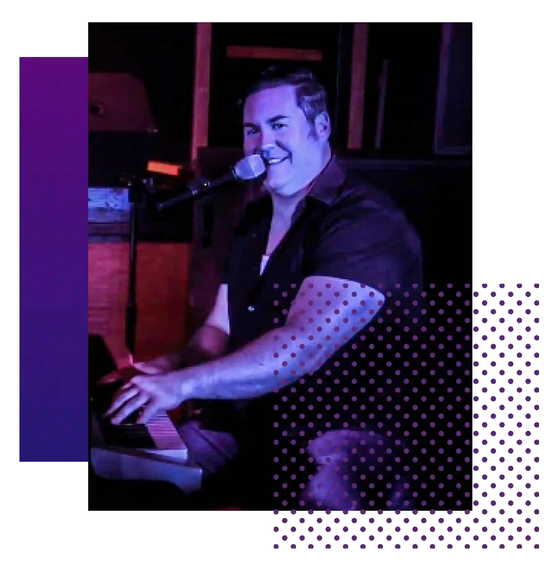 Professional traveling dueling pianos